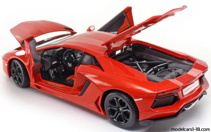 2011 - Lamborghini Aventador LP700-4 Bburago 1/18 (Red) Opening parts
