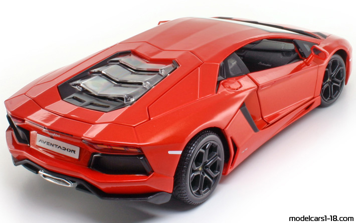 2011 - Lamborghini Aventador LP700-4 Bburago 1/18 (Red) Rear right side