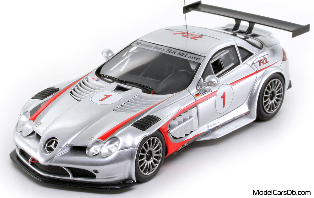 2008 - Mercedes SLR McLaren 722 GT (C199) Spark 1/43 (Silver / Red) Front left side