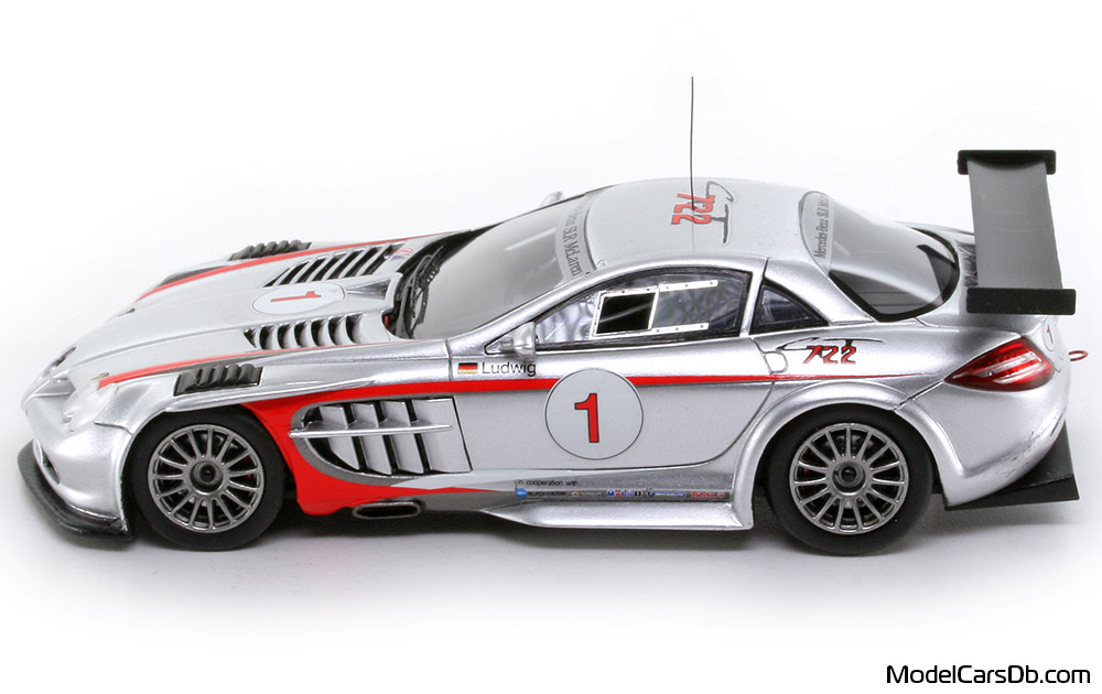 2008 - Mercedes SLR McLaren 722 GT (C199) Spark 1/43 (Silver / Red) Side